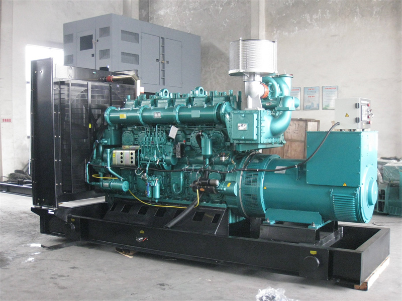 公安200KW 柴油发电机的油耗是多少？